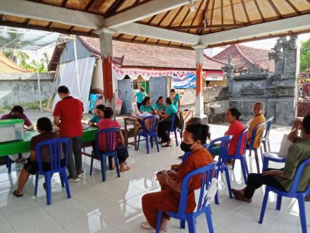 Kegiatan Posyandu ILP Lansia di Wantilan Pura Dewa Gede Patih, Anturan